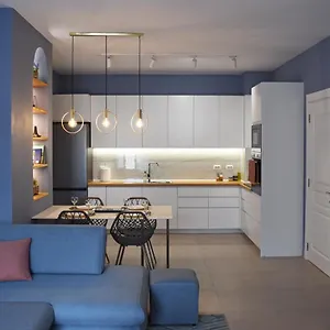 Vibrant تيرانا